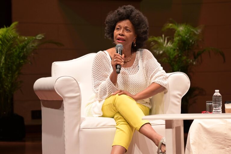 Jennifer Lewis Encourages Youth to Rise Above Life’s Thorns